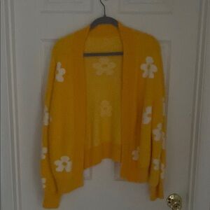 Yellow Floral White Daisy Women's Sweater
